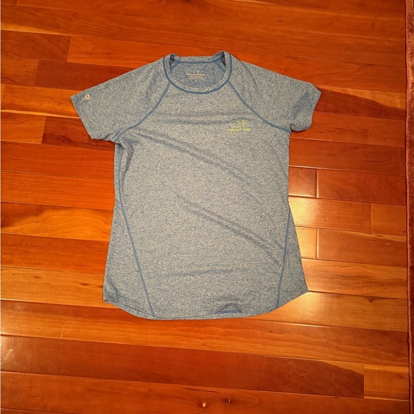 Vineyard Vines Performance Small Blue Heathered Whale Logo Women's T-Shirt - Picture 2 of 6